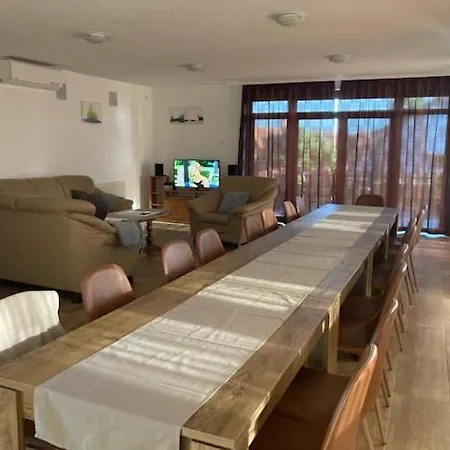 Horizont Nyaralohaz Ferienhaus *