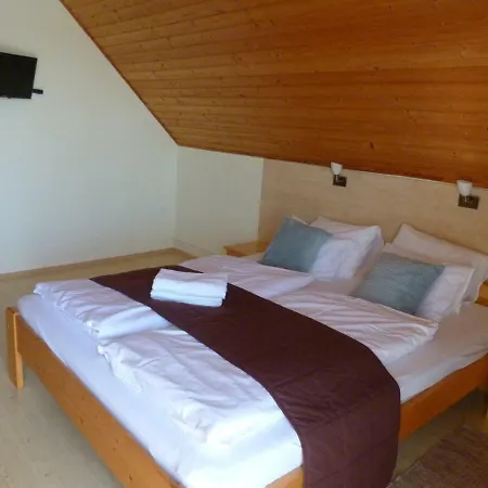 Horizont Nyaralohaz Ferienhaus Vonyarcvashegy